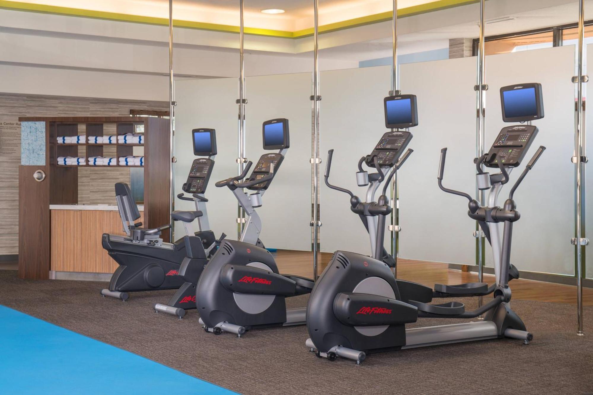 Courtyard By Marriott Silver Spring North/White Oak Bagian luar foto