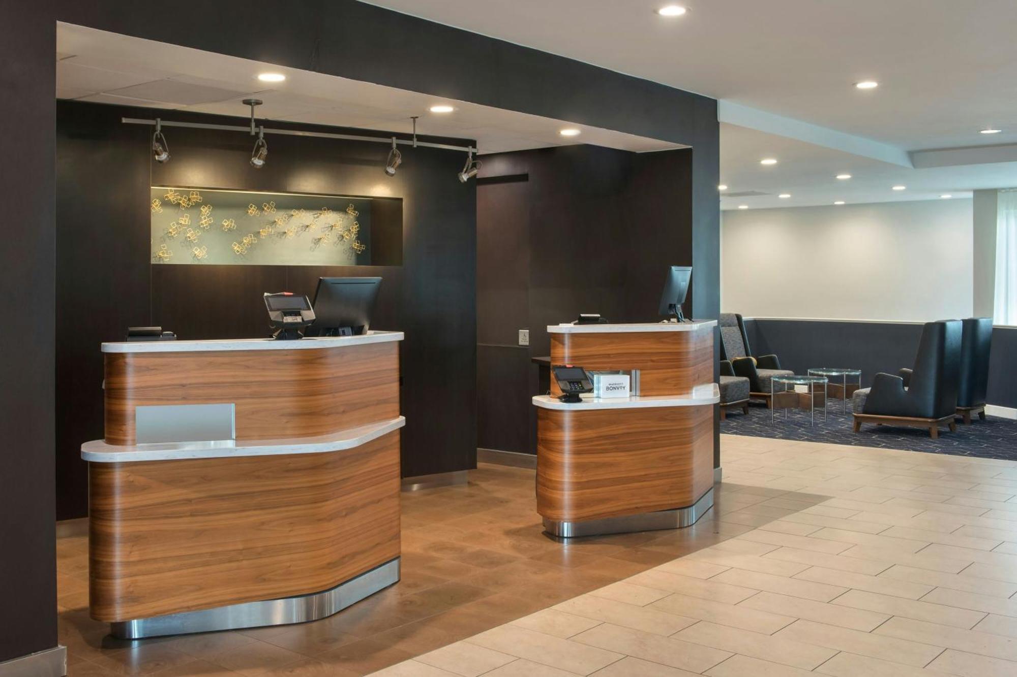 Courtyard By Marriott Silver Spring North/White Oak Bagian luar foto