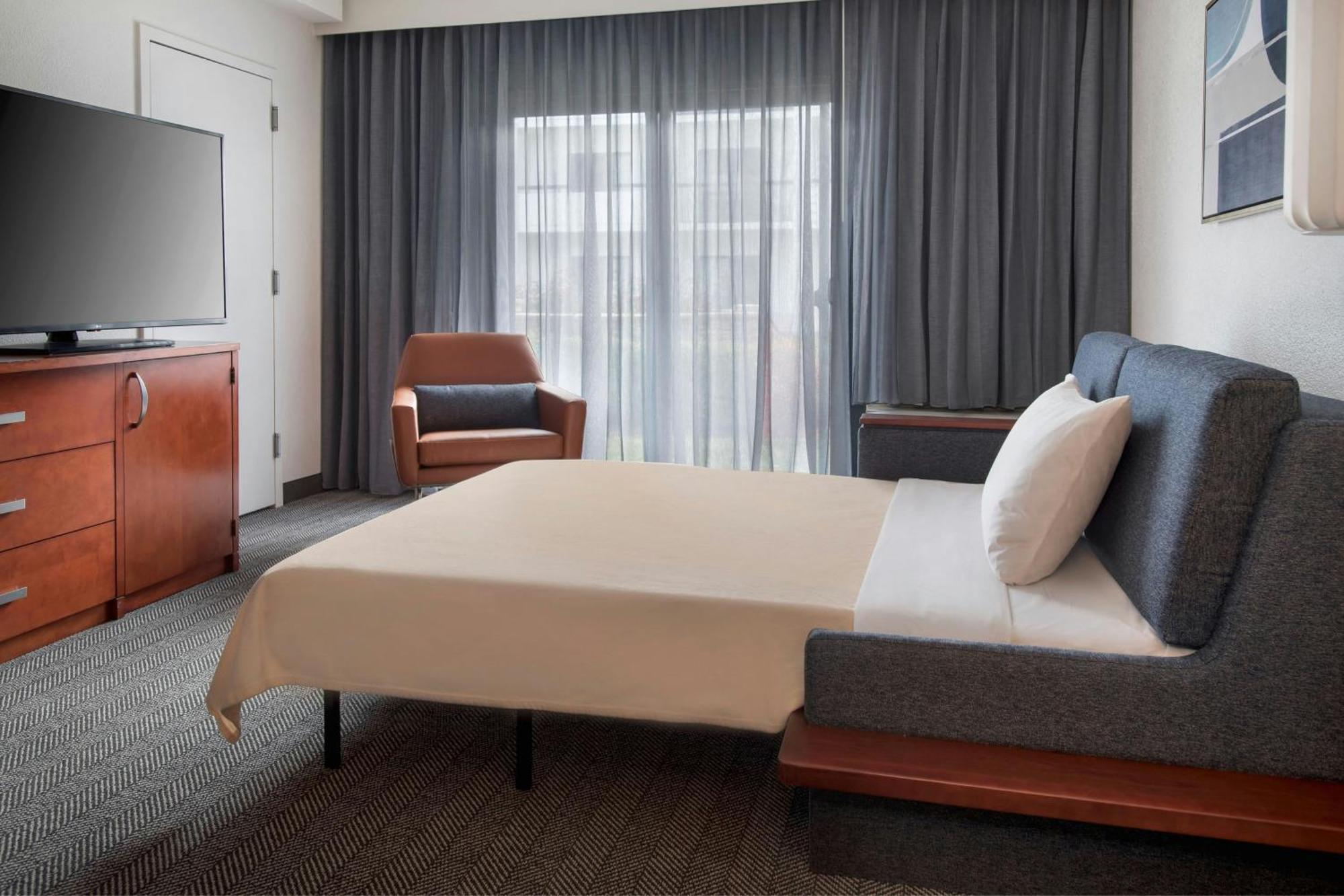 Courtyard By Marriott Silver Spring North/White Oak Bagian luar foto