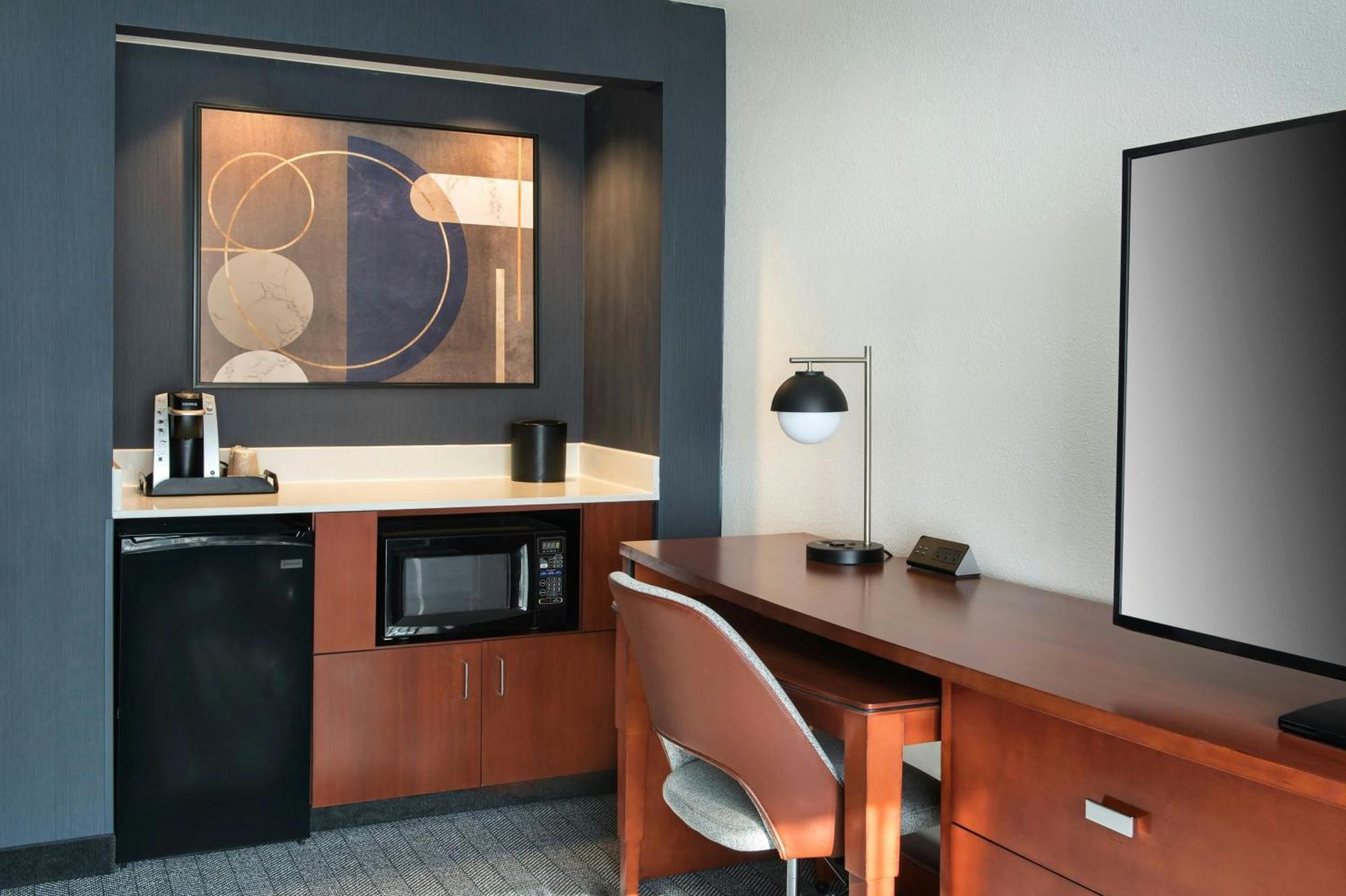 Courtyard By Marriott Silver Spring North/White Oak Bagian luar foto