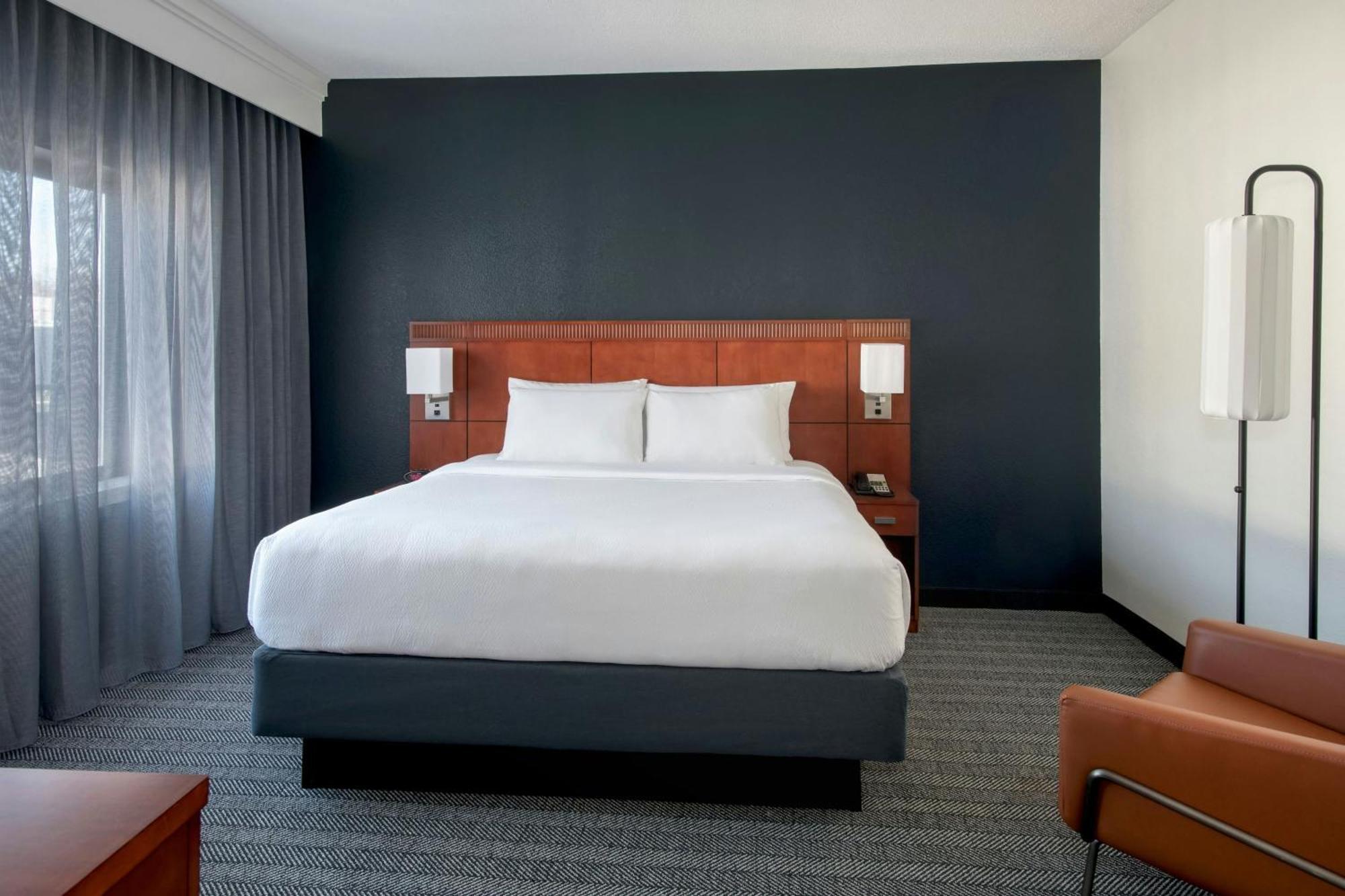 Courtyard By Marriott Silver Spring North/White Oak Bagian luar foto