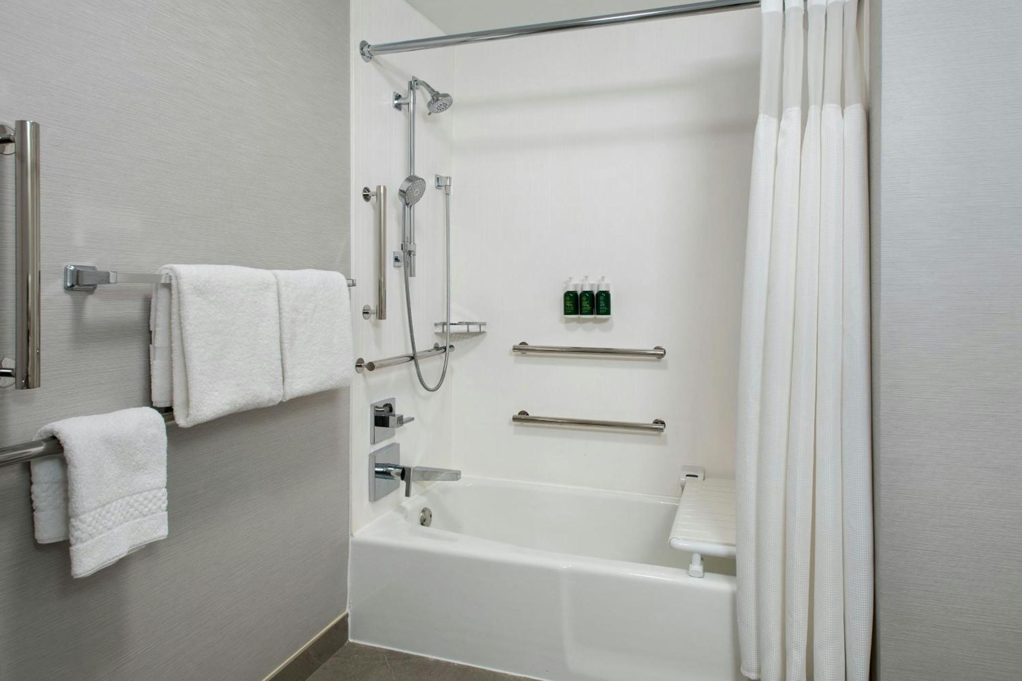 Courtyard By Marriott Silver Spring North/White Oak Bagian luar foto