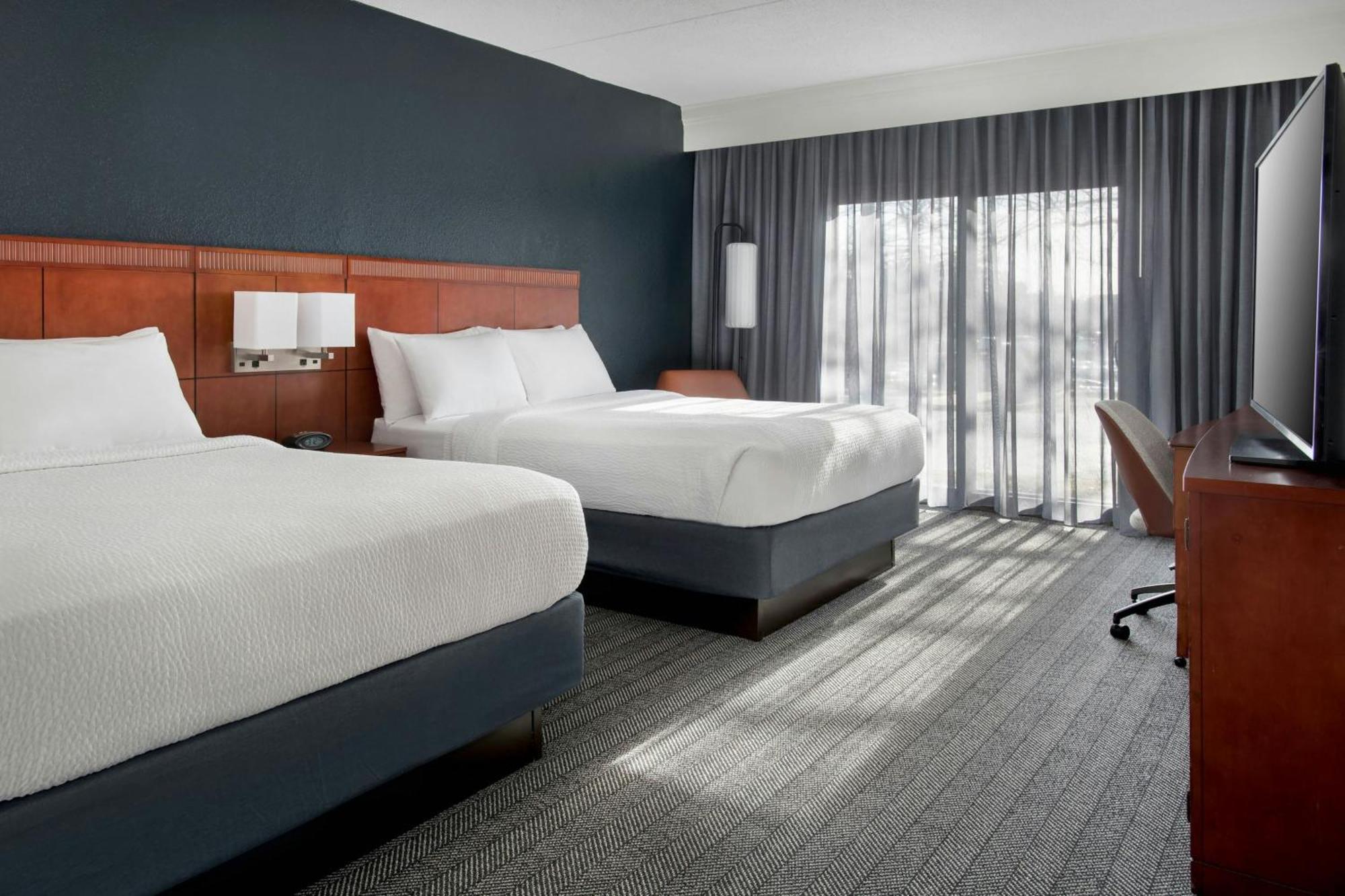 Courtyard By Marriott Silver Spring North/White Oak Bagian luar foto