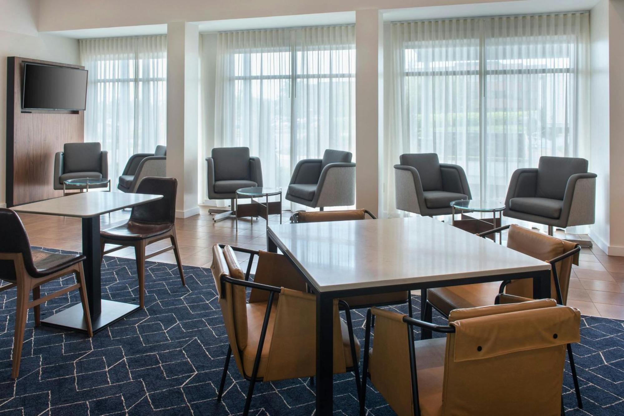 Courtyard By Marriott Silver Spring North/White Oak Bagian luar foto
